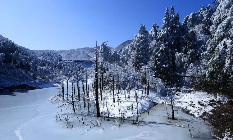 冬季武汉到九宫山滑雪  咸宁九宫山观光滑雪、瑶池温泉精华二日游